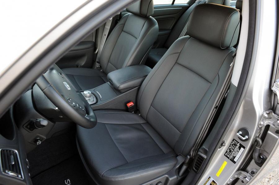  Hyundai Genesis 2012 года  (фото 22 из 73)